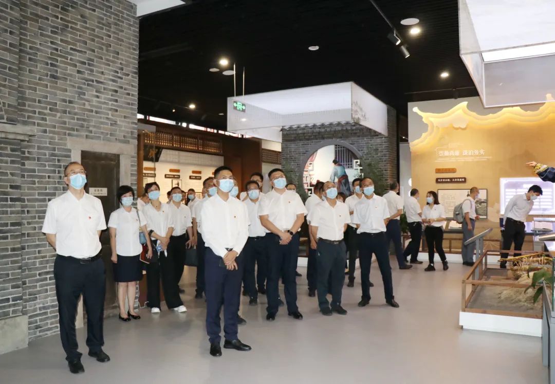 走进天府家风馆 以纯正家风涵养清正企风——hanimetv赴天府家风馆参观学习